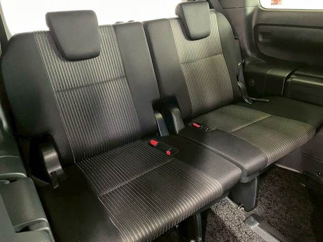 TOYOTA VOXY 2018 Image 31