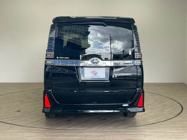 TOYOTA VOXY 2018 Image 31