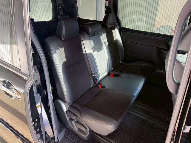 TOYOTA NOAH 2019 Image 31