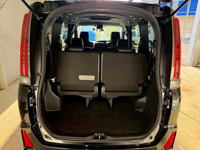 TOYOTA NOAH 2019 Image 31