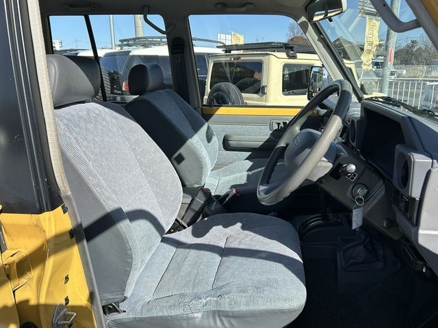 TOYOTA LANDCRUISER VAN 2000 Image 31