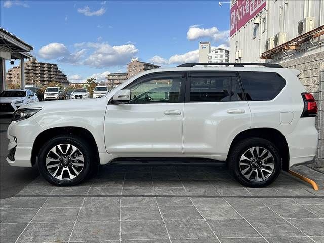 TOYOTA LANDCRUISER PRADO 2023 Image 31