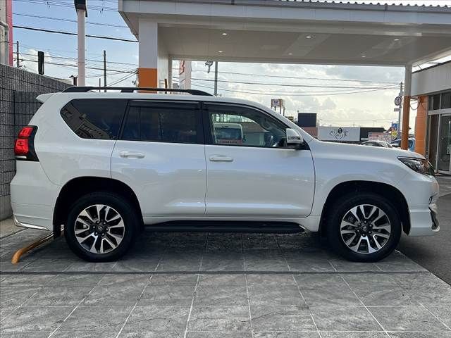 TOYOTA LANDCRUISER PRADO 2023 Image 31