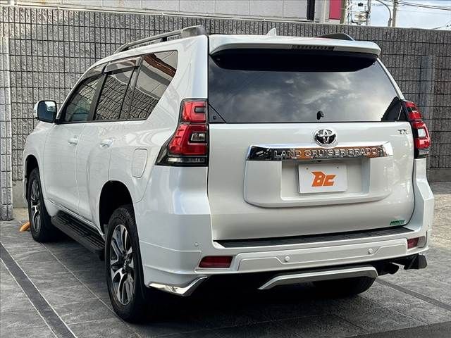 TOYOTA LANDCRUISER PRADO 2023 Image 31