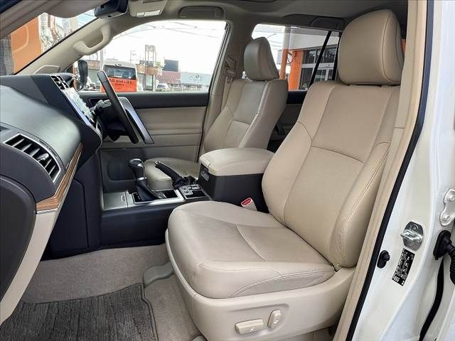 TOYOTA LANDCRUISER PRADO 2023 Image 31