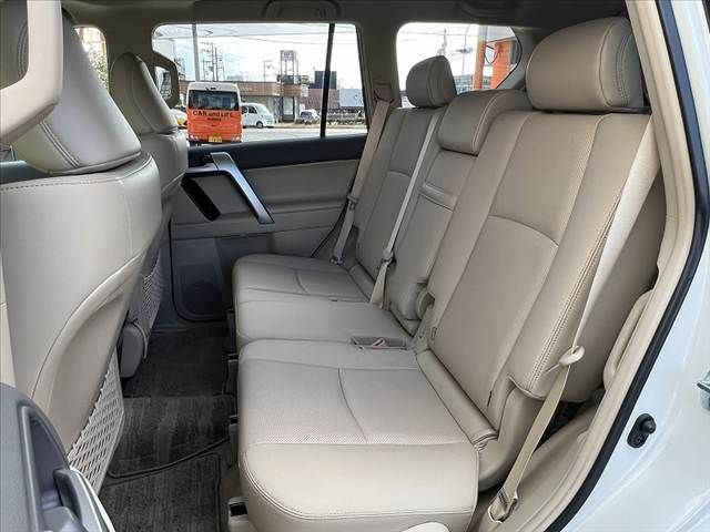 TOYOTA LANDCRUISER PRADO 2023 Image 31