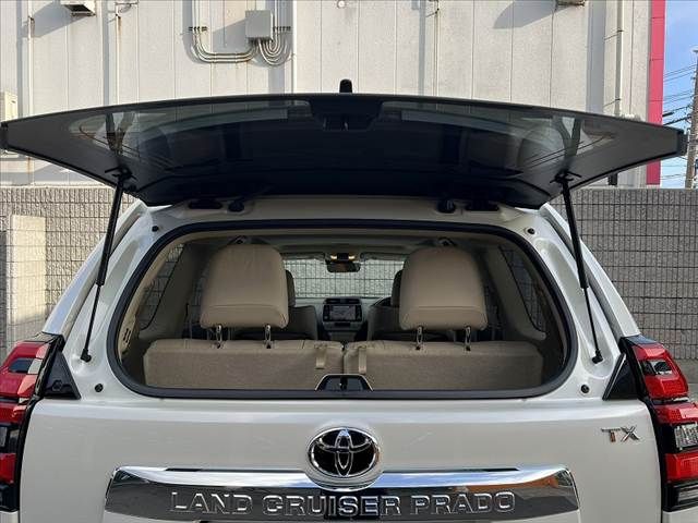 TOYOTA LANDCRUISER PRADO 2023 Image 31