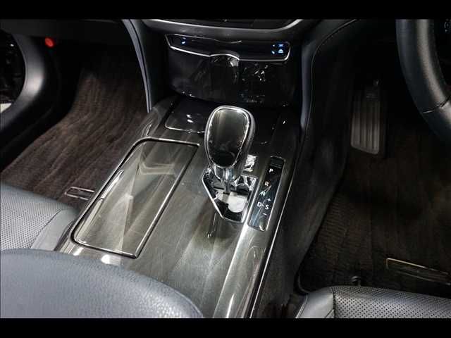 TOYOTA CROWN SEDAN HYBRID 2013 Image 31