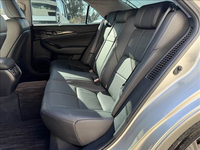 TOYOTA CROWN SEDAN HYBRID 2014 Image 31