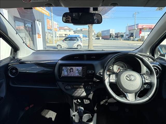 TOYOTA VITZ 2017 Image 31