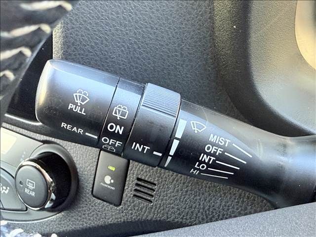 TOYOTA VITZ 2017 Image 31