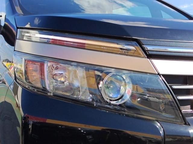 TOYOTA VOXY 2016 Image 31