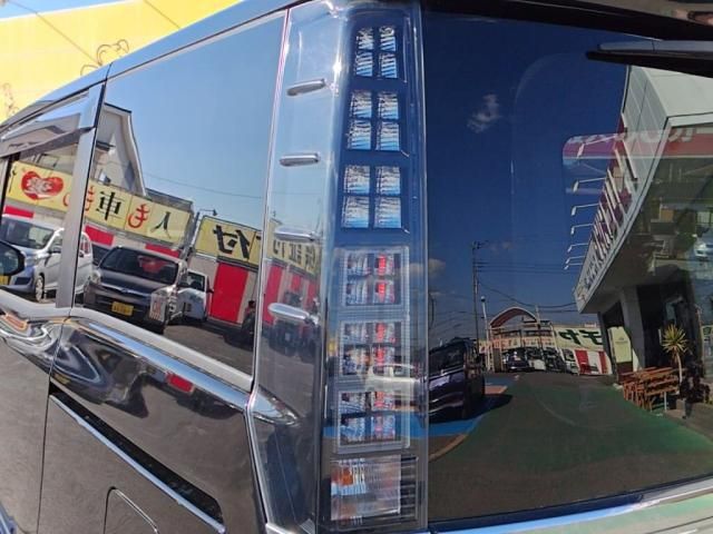 TOYOTA VOXY 2016 Image 31