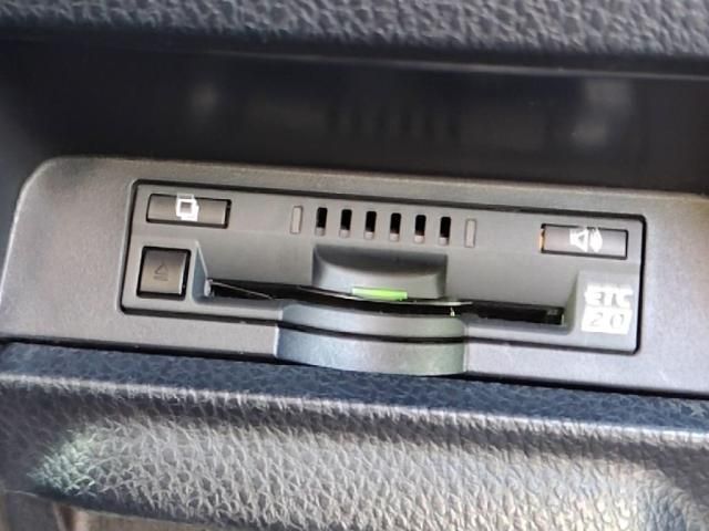 TOYOTA VOXY 2016 Image 31