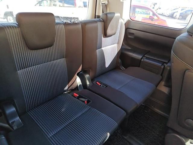 TOYOTA VOXY 2016 Image 31