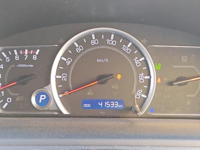 TOYOTA VOXY 2016 Image 31