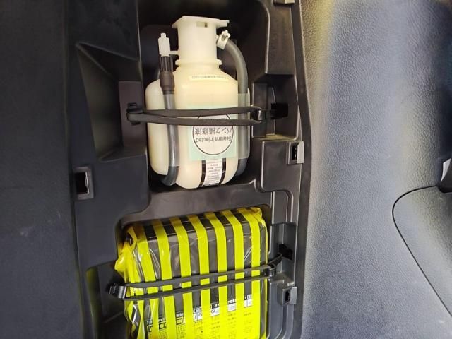 TOYOTA VOXY 2016 Image 31