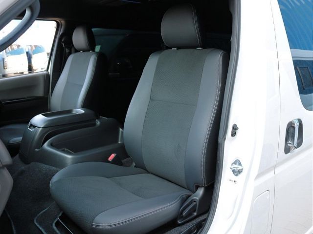 TOYOTA HIACE VAN 2WD 2023 Image 31