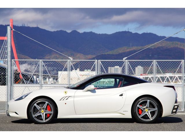 FERRARI CALIFORNIA 3 2013 Image 31