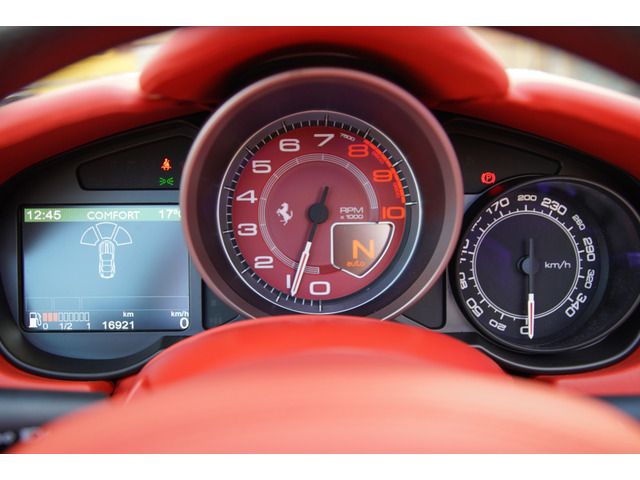 FERRARI CALIFORNIA 3 2013 Image 31