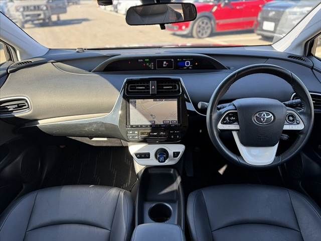 TOYOTA PRIUS 2015 Image 31
