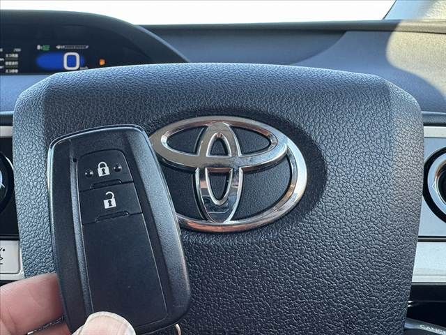 TOYOTA PRIUS 2015 Image 31