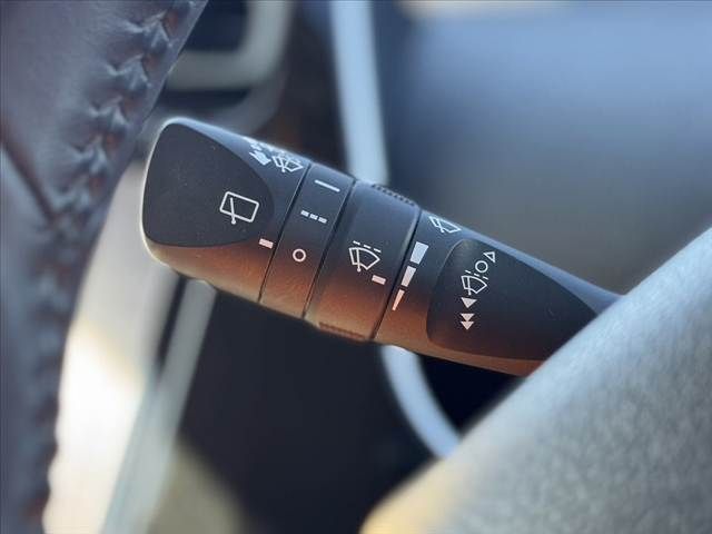 TOYOTA PRIUS 2015 Image 31