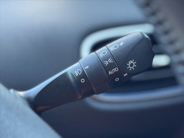 TOYOTA PRIUS 2015 Image 31