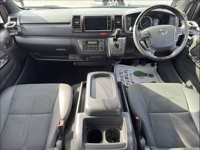 TOYOTA HIACE VAN 4WD 2022 Image 31