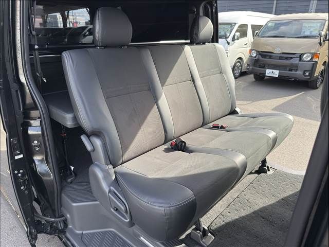 TOYOTA HIACE VAN 4WD 2022 Image 31