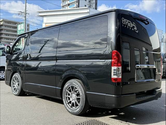 TOYOTA HIACE VAN 4WD 2022 Image 31