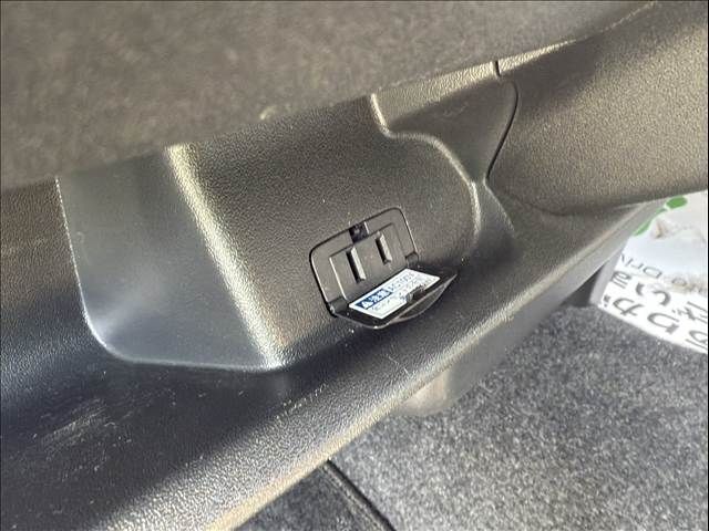 TOYOTA HIACE VAN 4WD 2022 Image 31