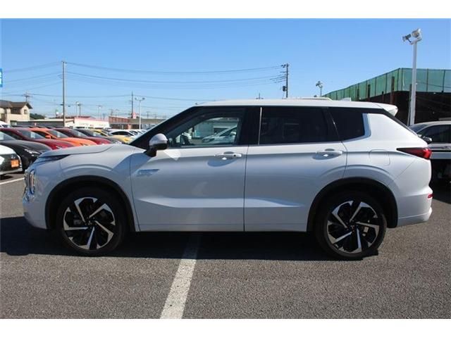 MITSUBISHI OUTLANDER PHEV 2022 Image 31