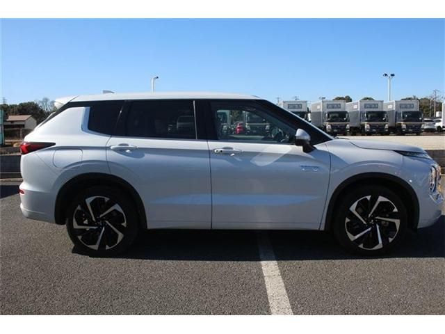 MITSUBISHI OUTLANDER PHEV 2022 Image 31