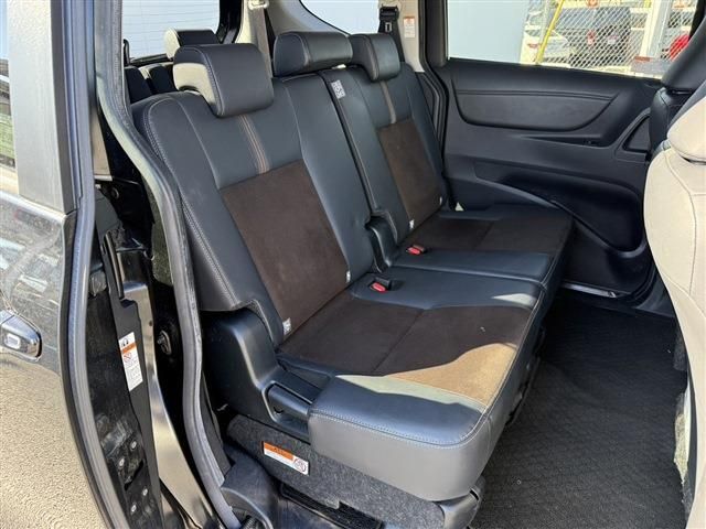 TOYOTA SIENTA HYBRID 2018 Image 31