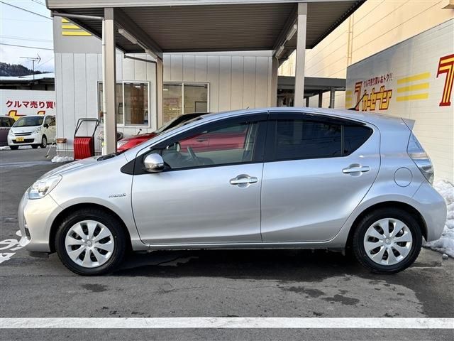 TOYOTA AQUA 2014 Image 31