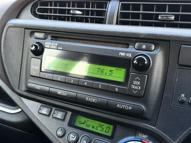 TOYOTA AQUA 2014 Image 31