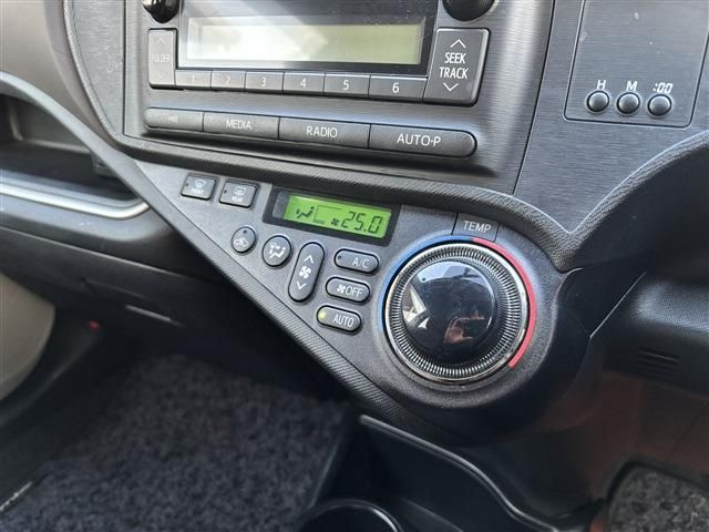 TOYOTA AQUA 2014 Image 31