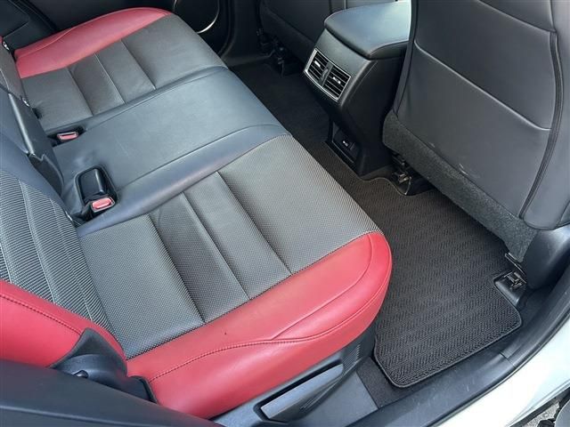 TOYOTA LEXUS NX300 2019 Image 31