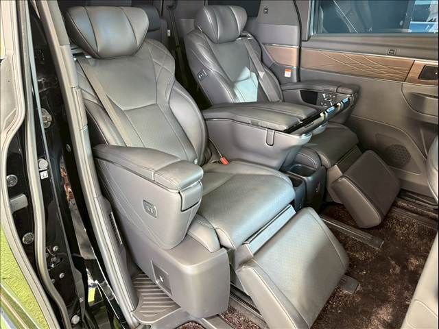 TOYOTA VELLFIRE  HYBRID 4WD 2023 Image 31