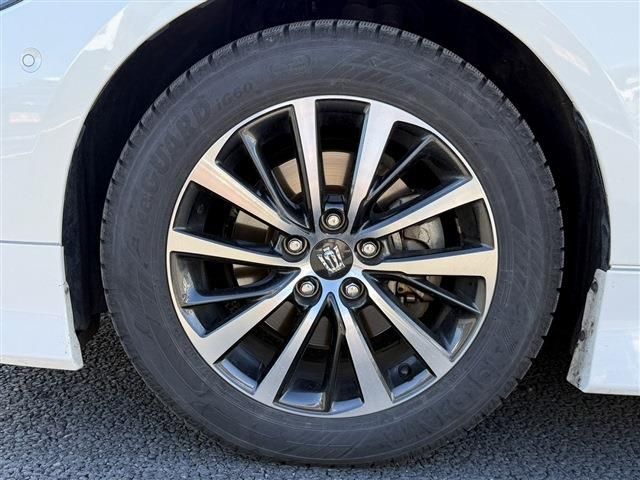 TOYOTA CROWN SEDAN HYBRID 2018 Image 31