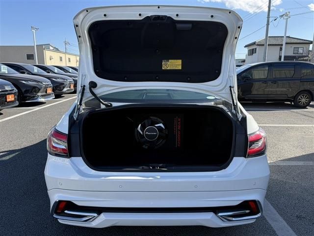 TOYOTA CROWN SEDAN HYBRID 2018 Image 31