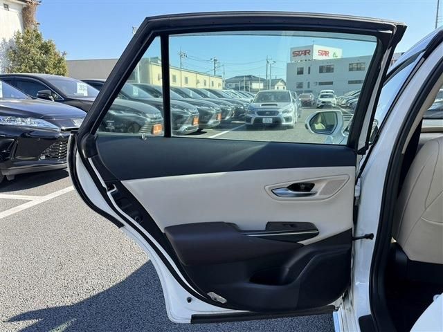 TOYOTA CROWN SEDAN HYBRID 2018 Image 31