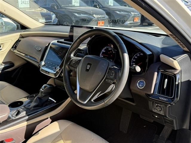 TOYOTA CROWN SEDAN HYBRID 2018 Image 31