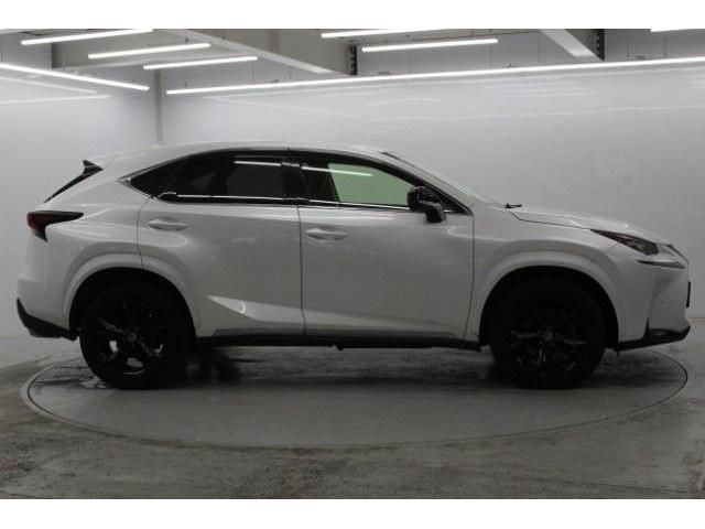 TOYOTA LEXUS NX200T 2017 Image 31