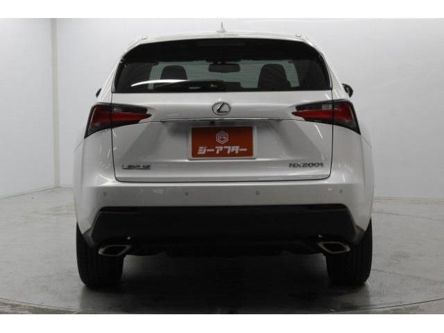 TOYOTA LEXUS NX200T 2017 Image 31