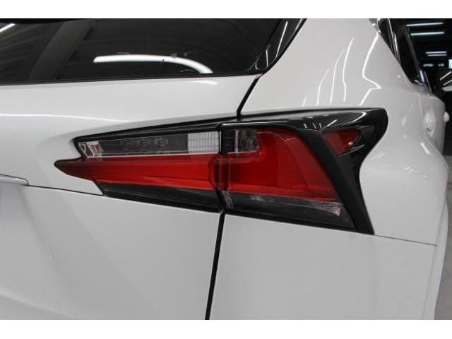 TOYOTA LEXUS NX200T 2017 Image 31