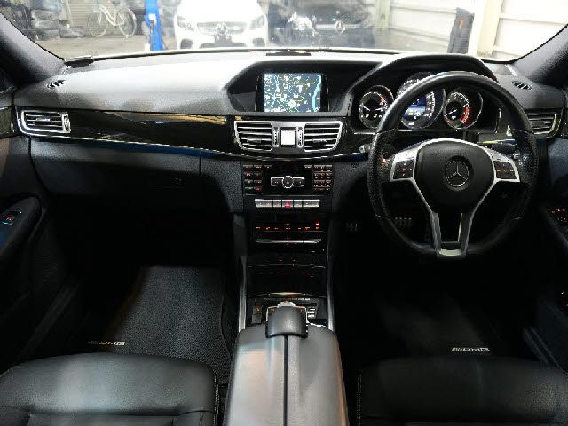 MERCEDES BENZ E CLAS 2013 Image 31