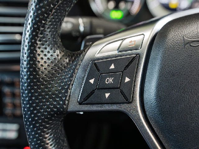 MERCEDES BENZ E CLAS 2013 Image 31