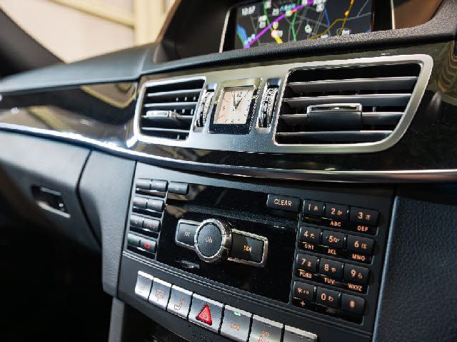 MERCEDES BENZ E CLAS 2013 Image 31